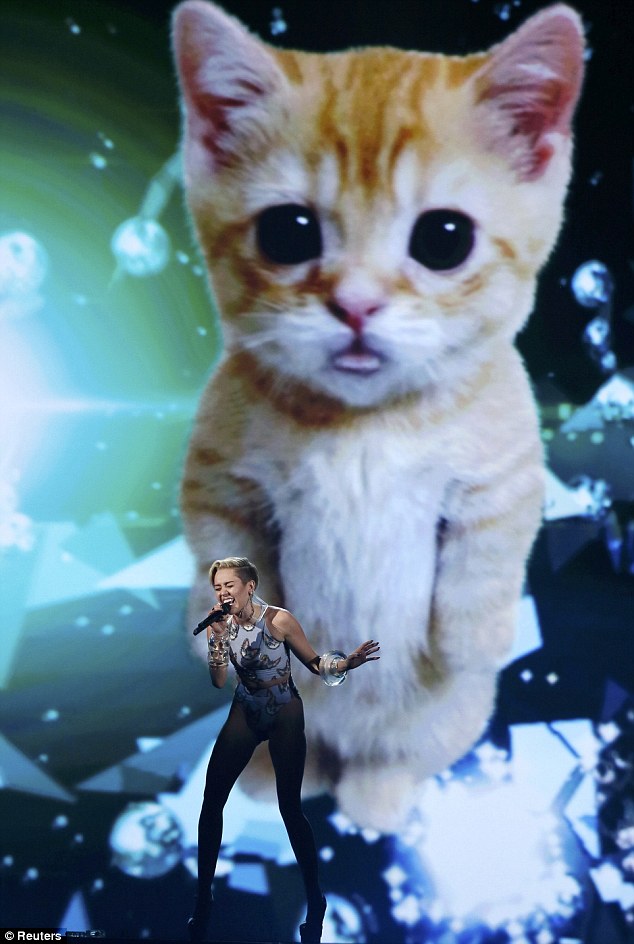 miley kitty - portugeuse porn brutal spit roast