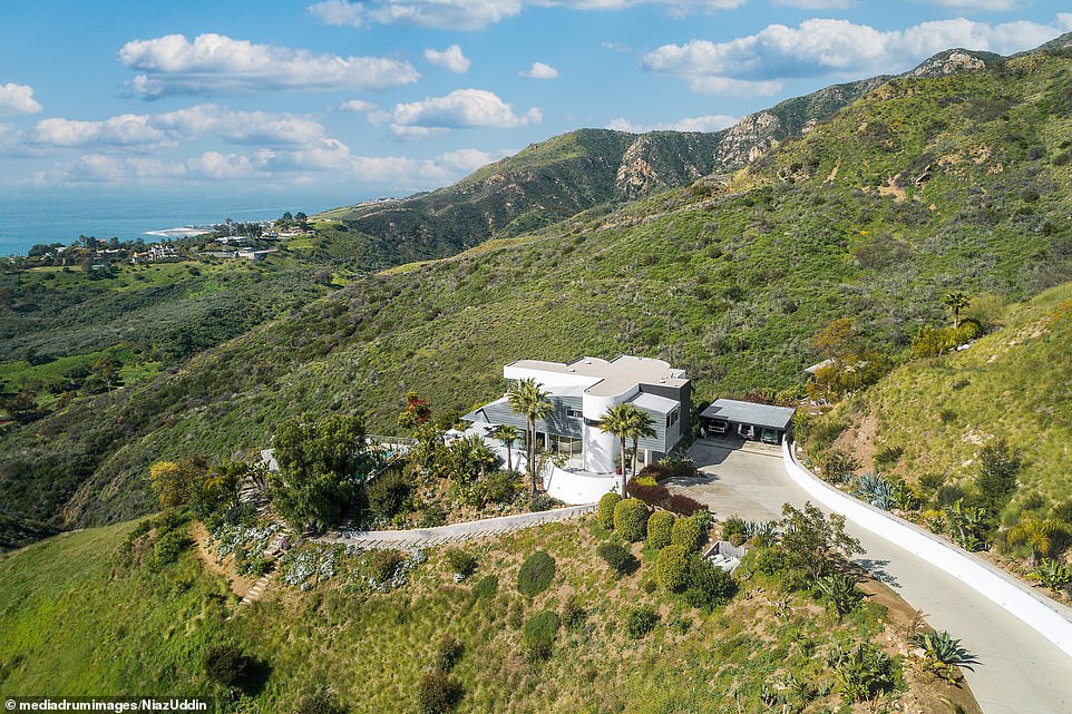 cahit kaya like james deen house photo denzel sta ines recommends james deen house pic