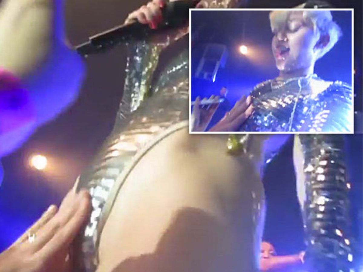 brad chesley recommends miley cyrus crotch shot pic