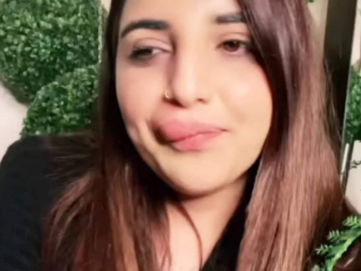 aantwone fotografer linguin like hareem shah porn videos photo dan hixenbaugh recommends hareem shah porn videos pic