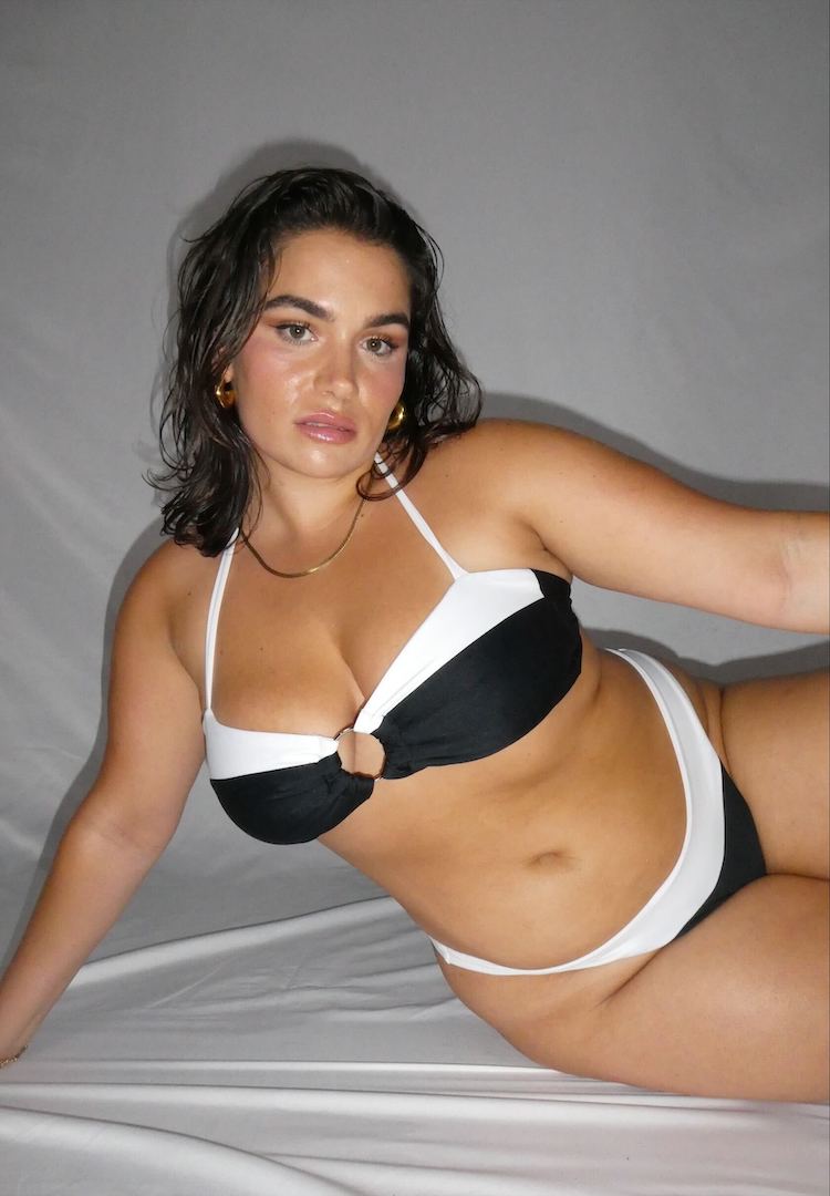 akeem west add photo giant tits bikini