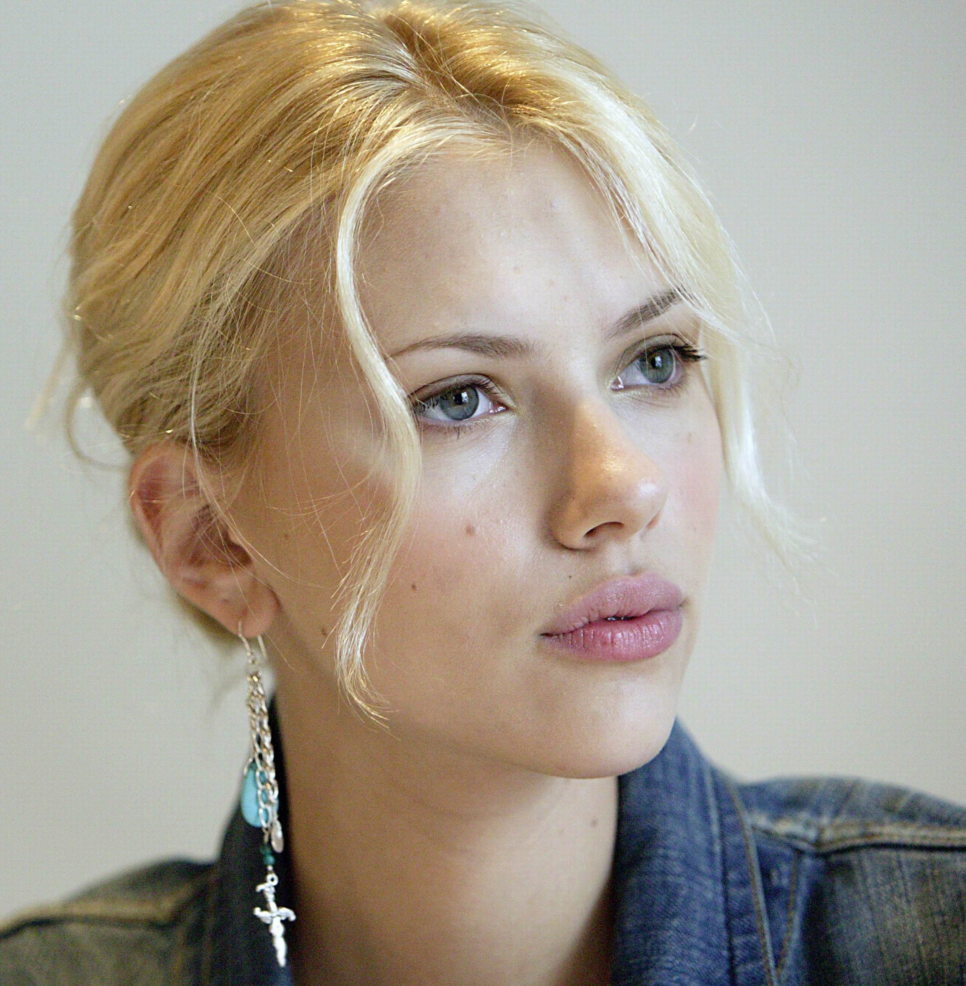 scarlett johansson tita - spanks men tommy gold and sky bri