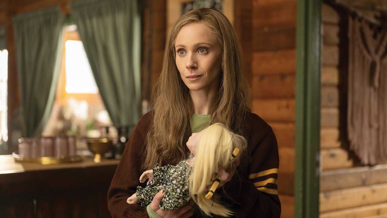 carole jennison add juno temple lesbian scene photo