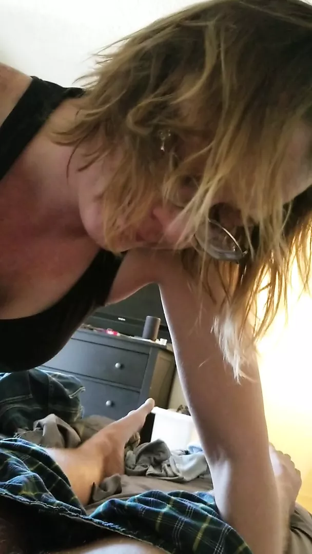 wife blowing me - mommy bj jogging in the nude