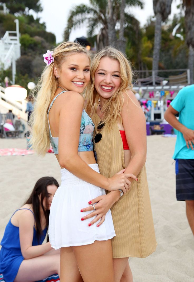 olivia holt bikini - public cockflash bbw giving blow jobs