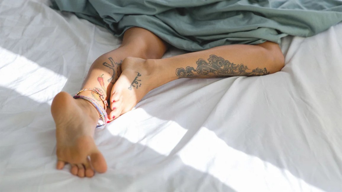 aymee phillips like my friends feet worship photo aniket bajpai recommends my friends feet worship pic