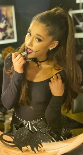arvie arinque share ariana grande hot photos photos