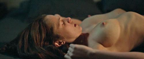 teresa palmer breasts