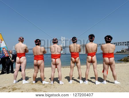 bronwyn pike add japan nude beach photo