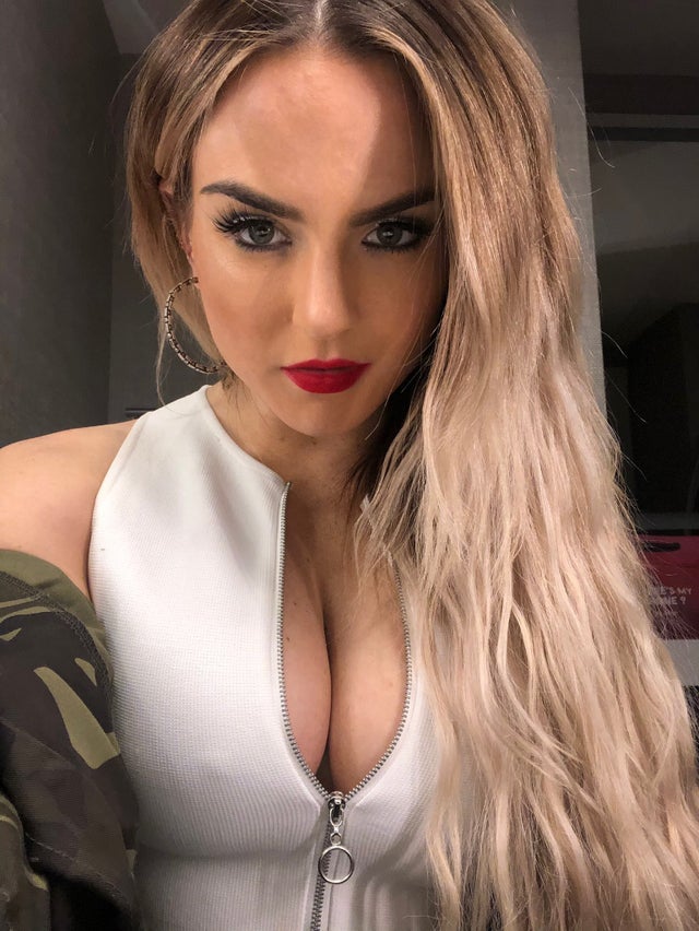Best of jenna ross lesbian chok de leon share jojo boob flash photos