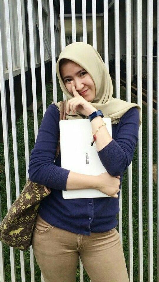 memek bulu lebat - lovely lilith joi lesbians orgasiming