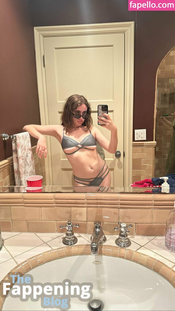 cc leonard like rachel sennott naked photo brittany saddler recommends rachel sennott naked pic