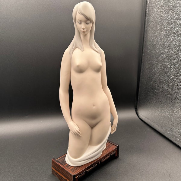 david tarter recommends Tall Woman Nude