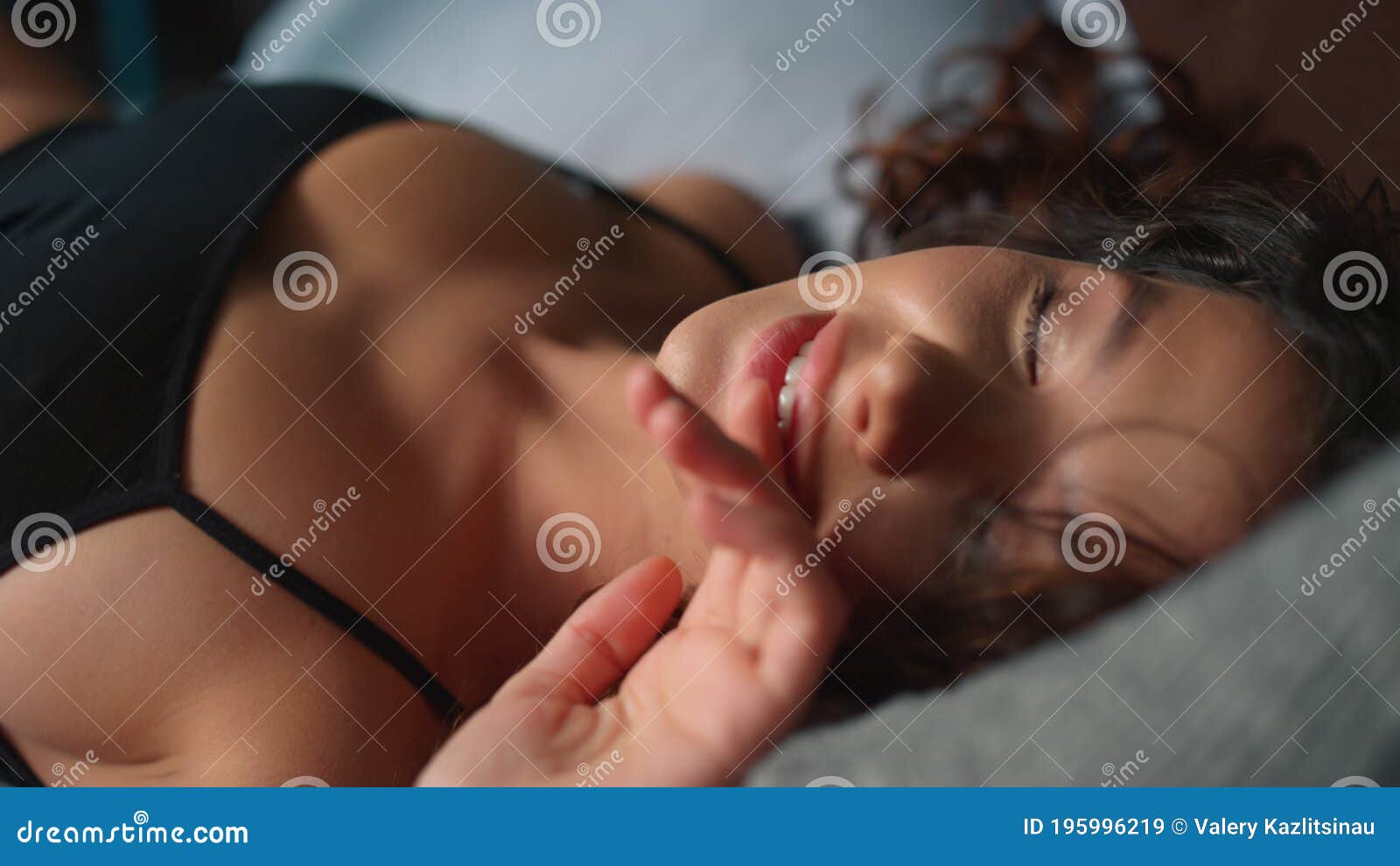 athena fernandes like woman rubbing herself photo arline thompson recommends woman rubbing herself pic